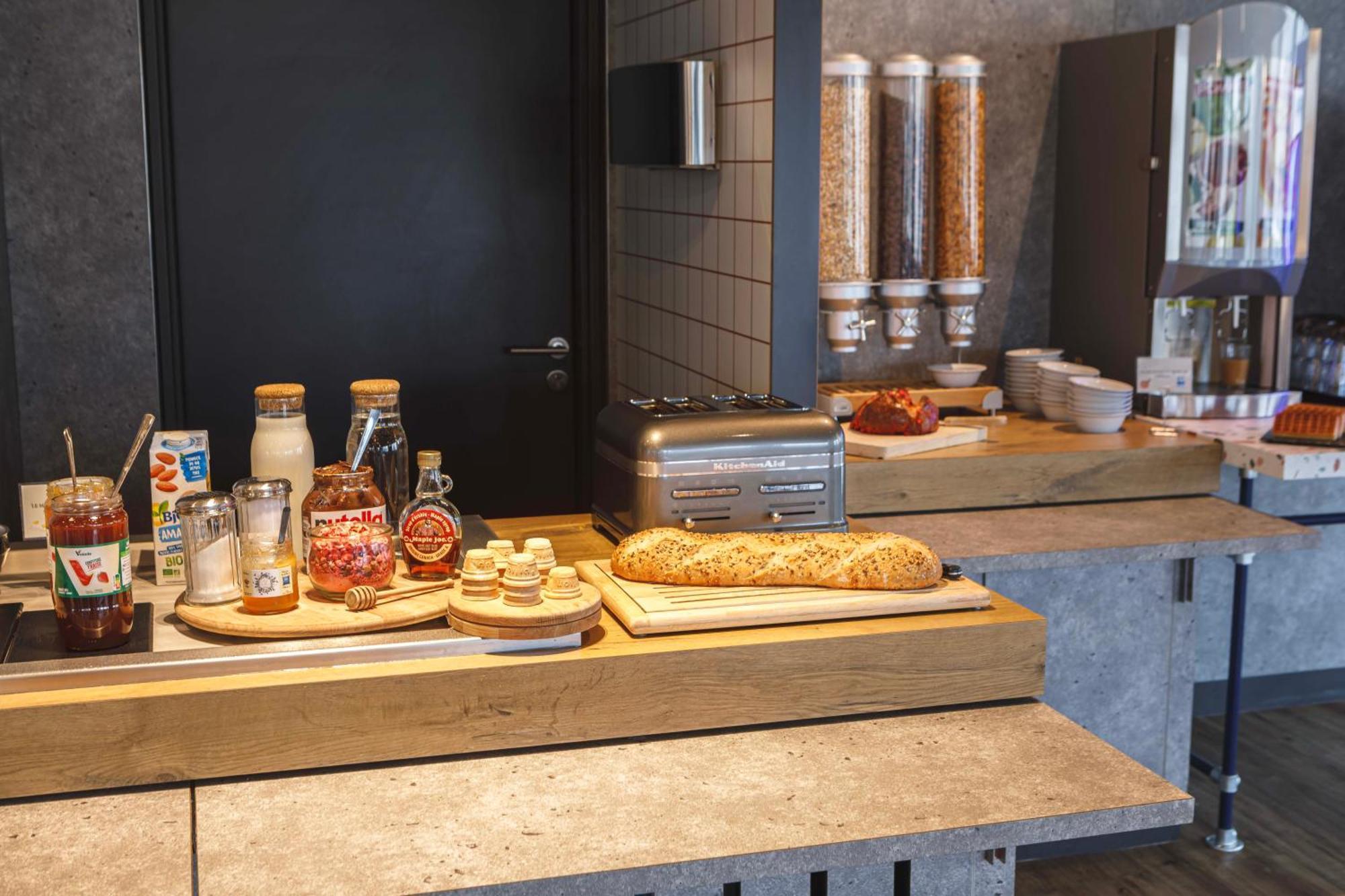 ibis budget Lyon Villeurbanne Exterior foto