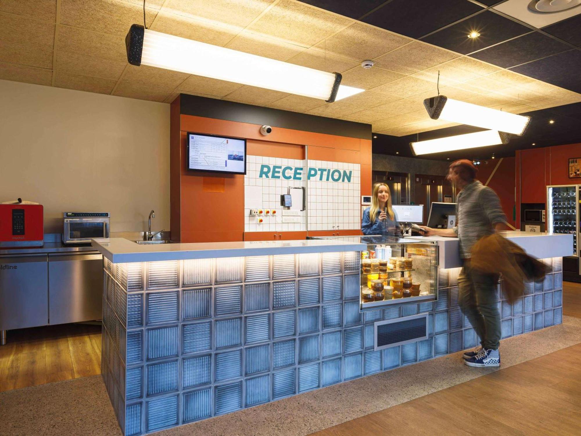 ibis budget Lyon Villeurbanne Exterior foto